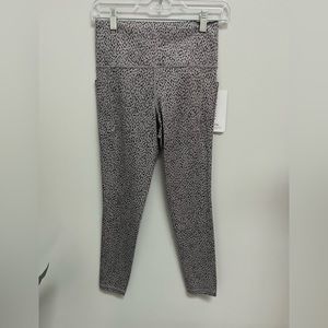 Athleta Salutation 7/8 tights NWT size S